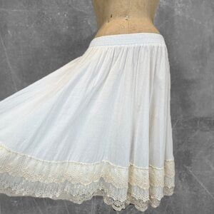 VINTAGE prairie cottage lace tiered ruffle skirt fairy Victorian petticoat white